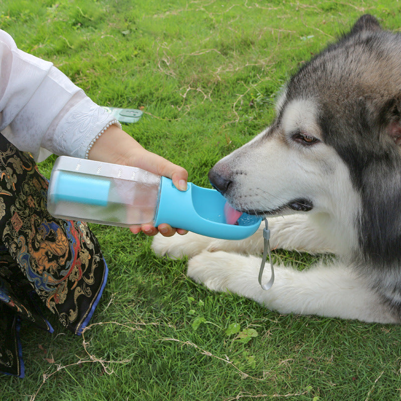 Bouteille d'eau portable 3 en 1 pour chien et chat, distributeur de nourriture, abreuvoir, distributeur de crottes, antifuite